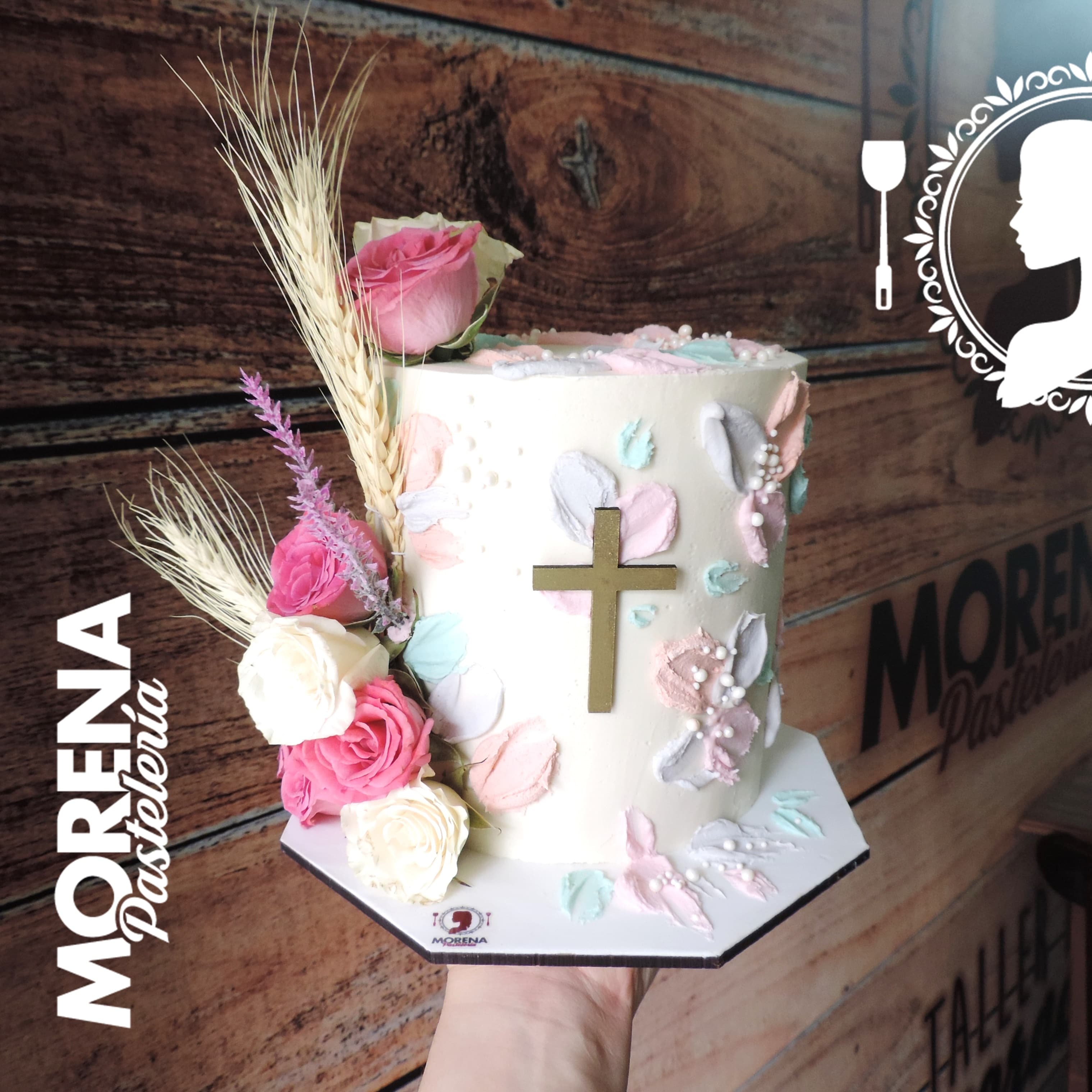 Religiosa Rosas y Cruz